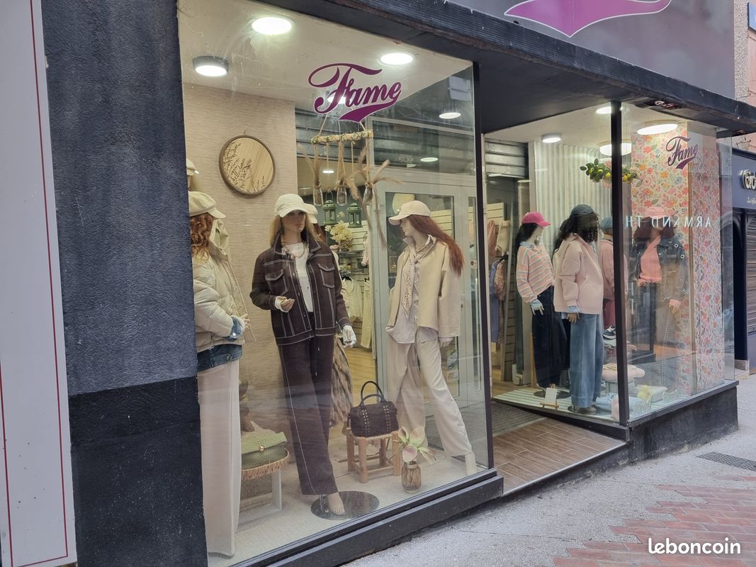 Local commercial 180 m² · à Manosque · 180 m² · 325 000 €