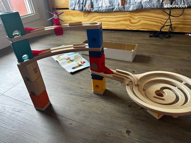 Circuit à Billes en Race to The Finish Quadrilla - Super Kit Circuit 28 Pièces + 30 Billes - Jeu de Construction en pour Enfant - Jeux - Jouets Circuit à Billes en Race to The Finish Quadrilla - Super Kit Circuit 28 Pièces + 30 Billes - Jeu de Construction en pour Enfant - Jeux - Jouets
