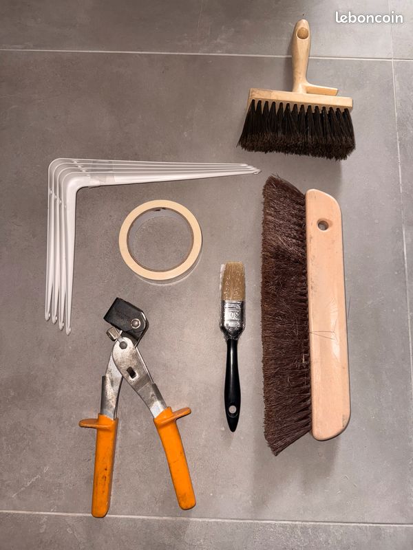 Lot bricolage / tapisserie – Bon état général (image 1)