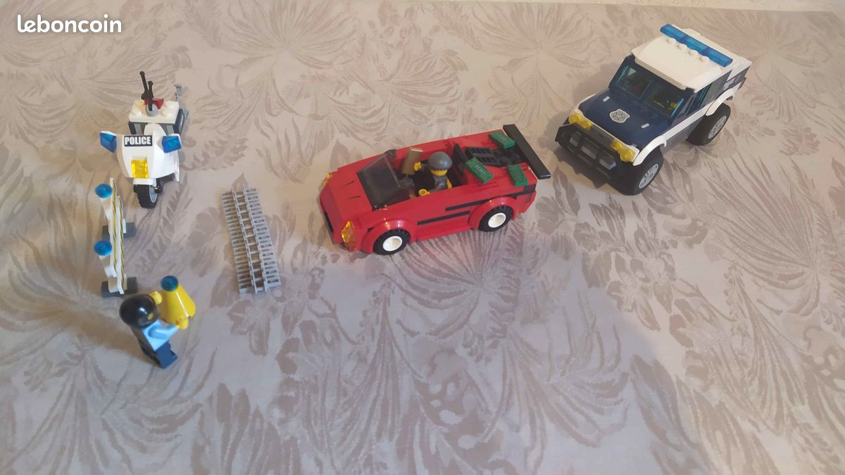 LEGO City 60007 La course poursuite de la Police Spéciale (image 4)