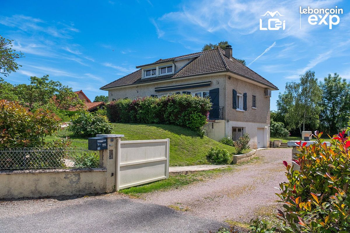 Maison 8 pièces 195 m² · à Fontaines · 195 m² · 299 000 €