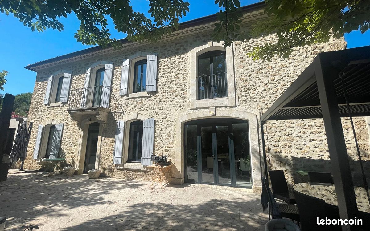 Maison 10 pièces 273 m² · à Bédarrides · 273 m² · 735 000 €