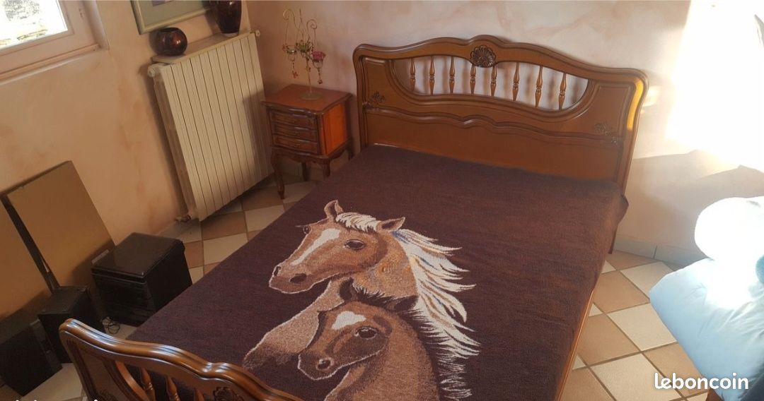 Lit en merisier massif + Matelas + Sommier (image 1)