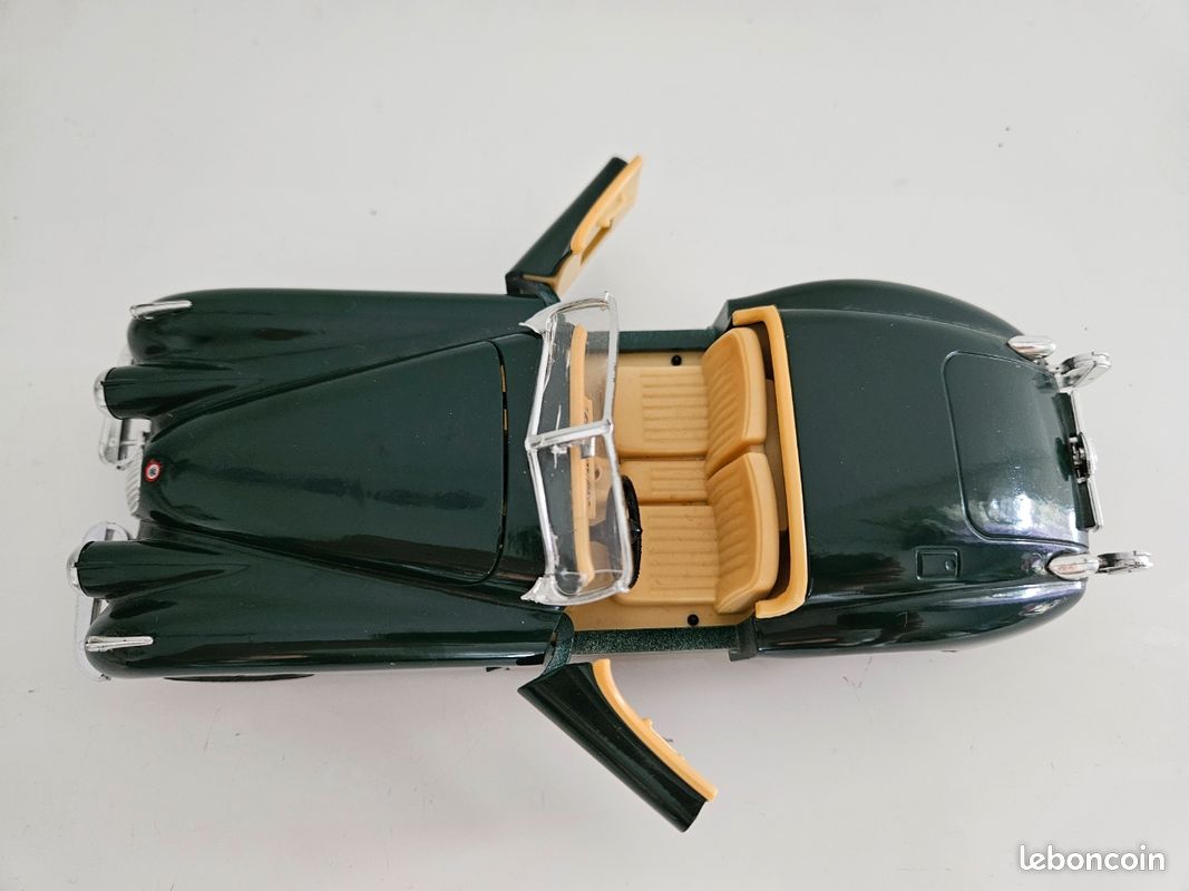 Voiture collection Jaguar XK 1948 vert Burago (image 8)