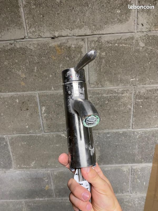 2 robinets avec mitigeurs lavabo IKEA (image 2)