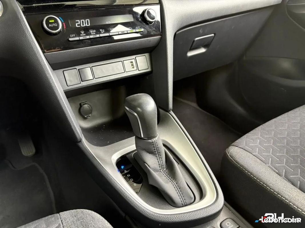 Toyota Yaris CROSS 116H HYBRID DYNAMIC MY22 CAMERA DE RECUL (image 16)