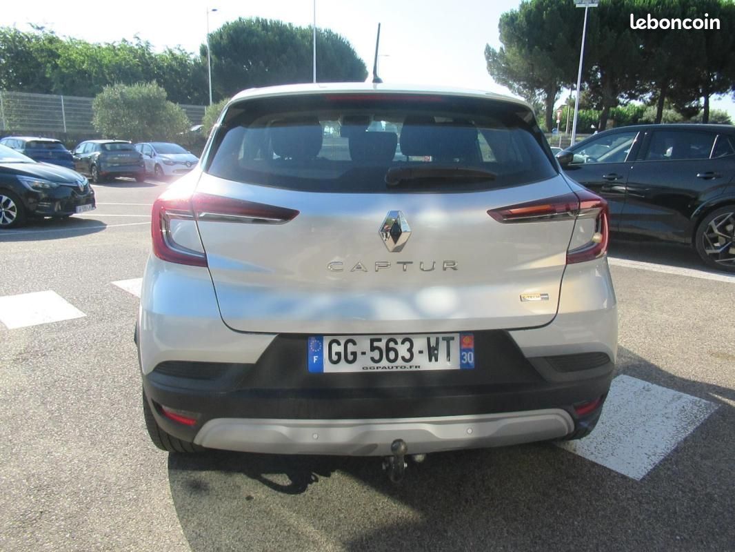 Renault Captur E-Tech 145 - 21 Business (image 4)