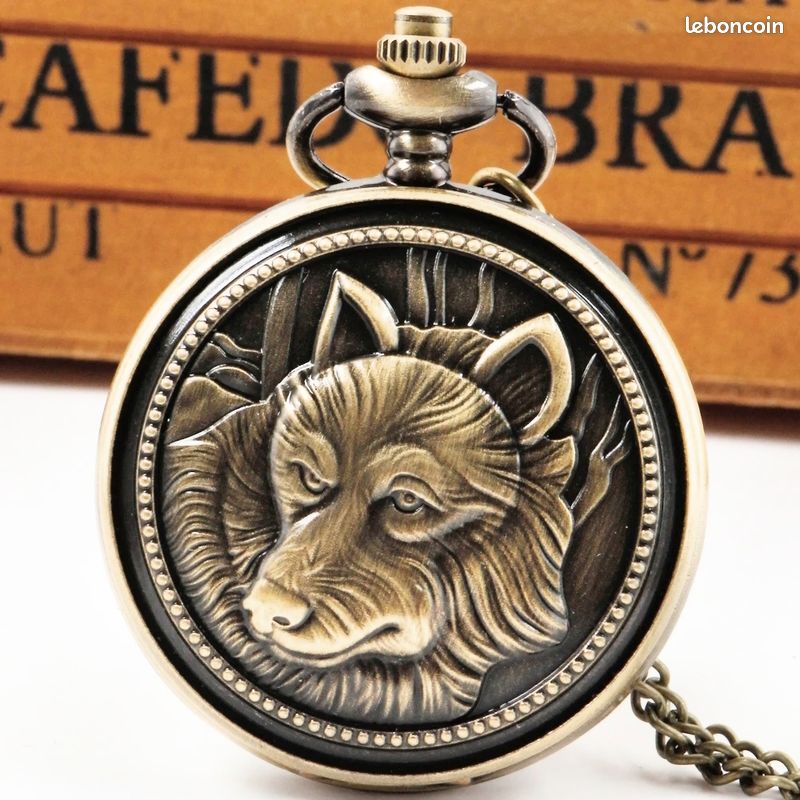 Boîte Pour Montre à Gousset Ancienne - Gravure Lion/chien, Occasion, Avec Traces D'usure Du Temps