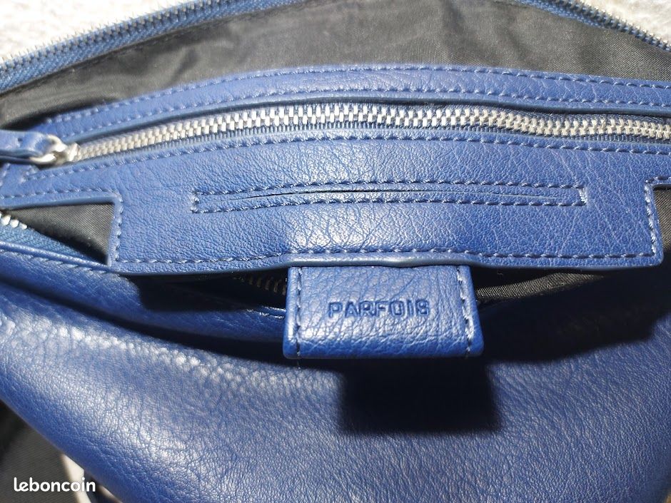 Parfois Sac à Main Pochette Polyuréthane Grainé Couleur Bleu Roy Bandoulière Chainette Haut 21 cm (image 8)