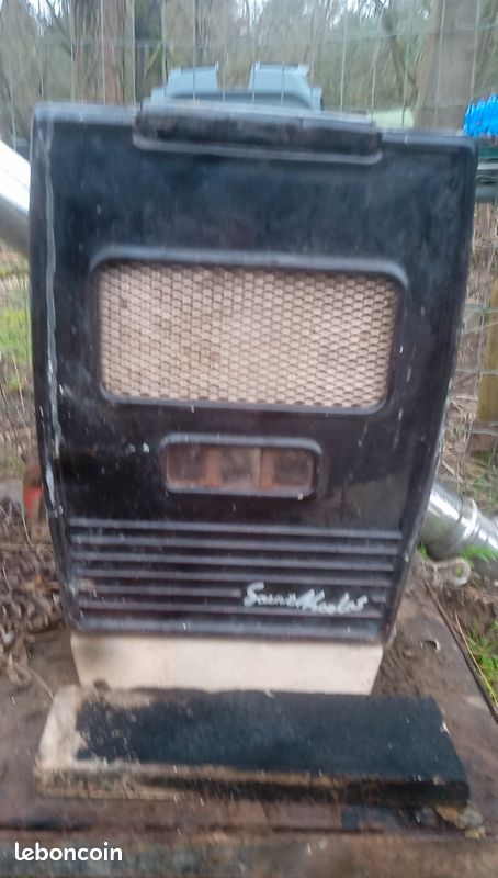 Poêle à bois vintage (image 1)