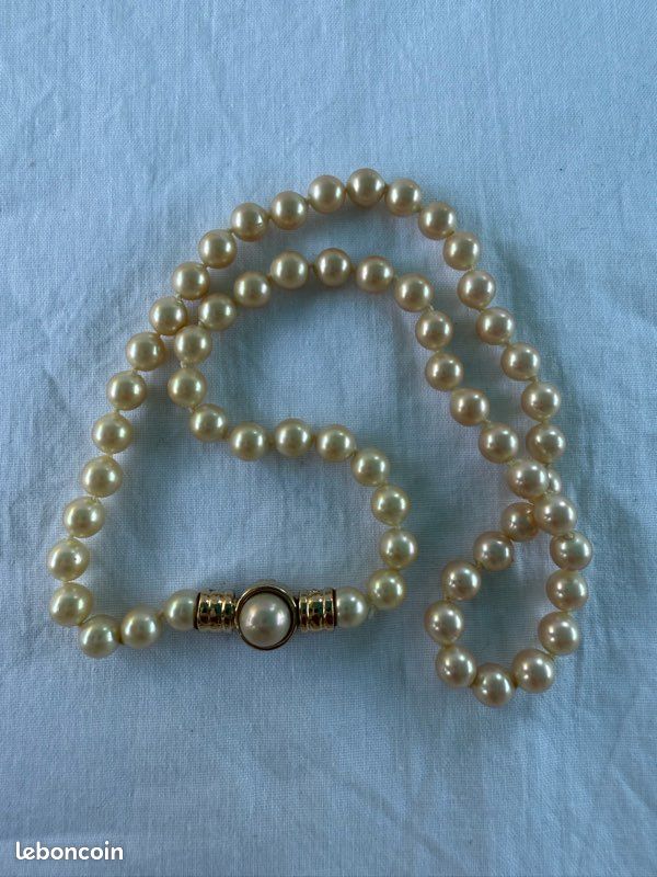 Collier en perles nacrés (image 1)