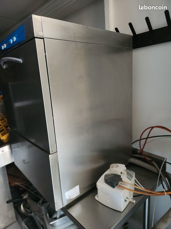 Vends lave-vaisselle professionnel PLUVIA, entièrement en inox (image 2)