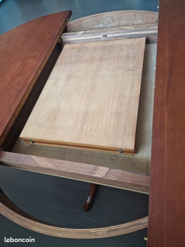 Table ronde et ovale + chaises (image 6)