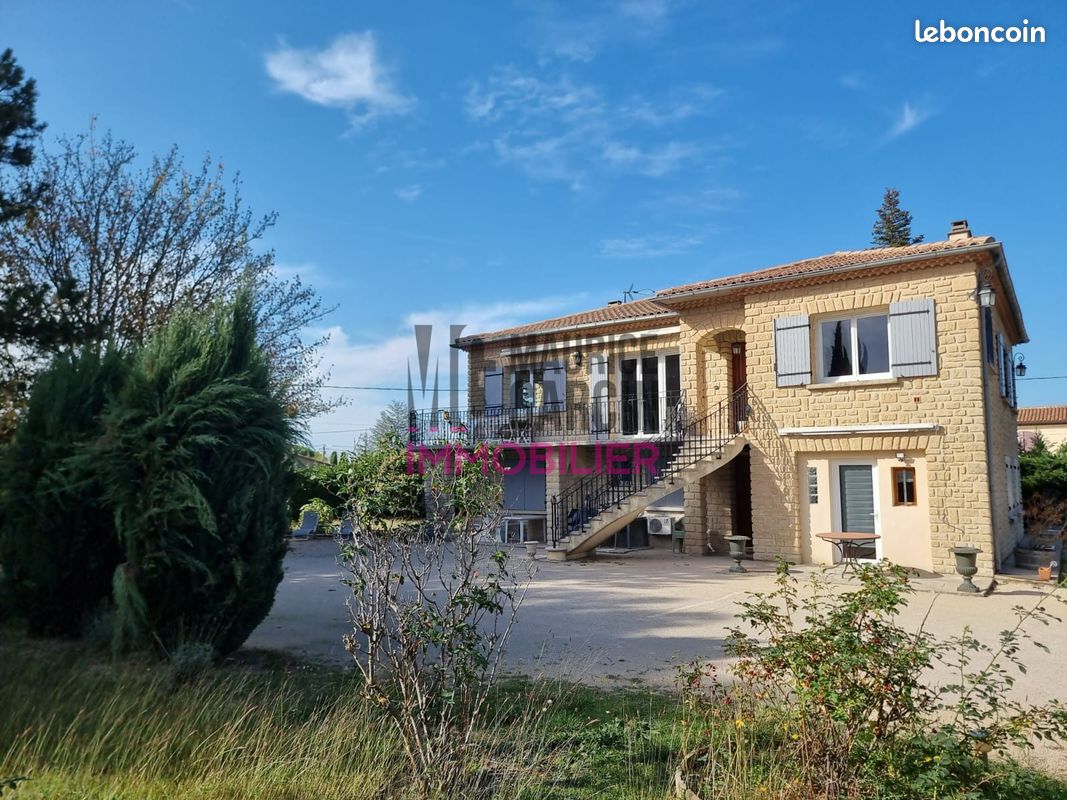 Maison 8 pièces 210 m² · à Mazan · 210 m² · 465 000 €