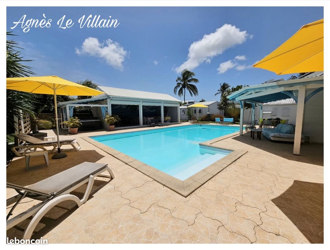 Maison 19 pièces 221 m² · à Saint-François · 221 m² · 840 000 €