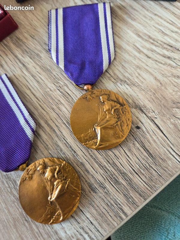 Médaille Ancienne En Bronze Des Années 1920 "Le Gérard" Par WC Link - Pièce Rare De Fabricant