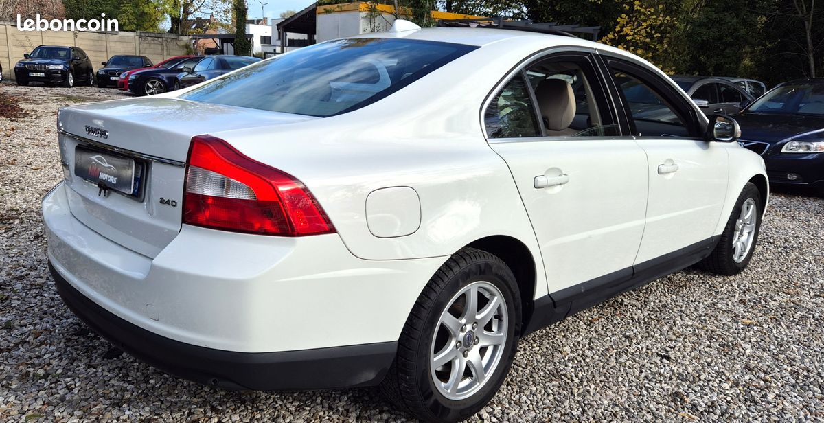 Tres belle volvo s80 2.4 d5 turbo diesel 5 cylindres 2007 avec seulement 129 000 km 1er propriétaire 9 990 (image 4)