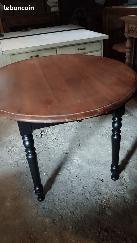 Table ovale en bois plateau brut pieds noirs (image 3)