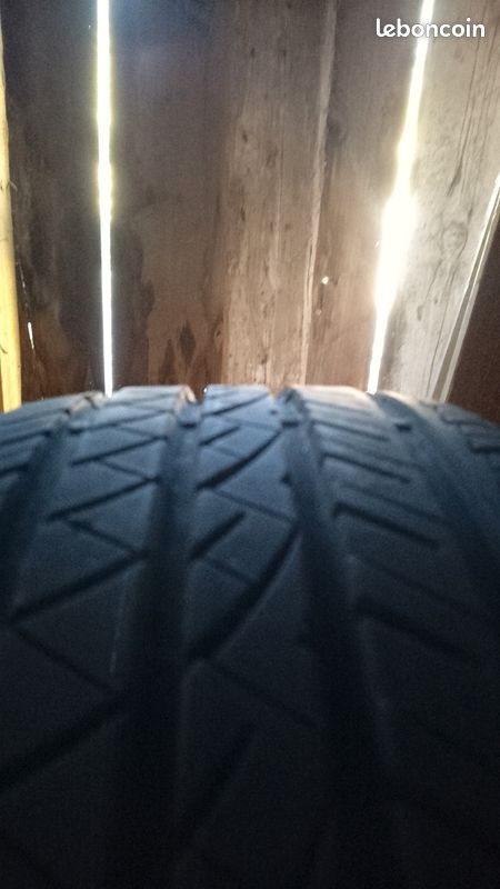 2 Pneu 245 45 18 (image 2)
