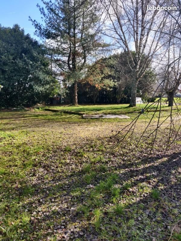 Terrain 622 m² · à Lornay · 139 000 €