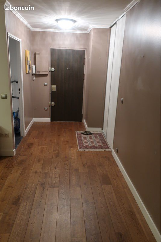 Appartement 3 pièces 77 m² · à Puteaux · 77 m² · 2 100 €