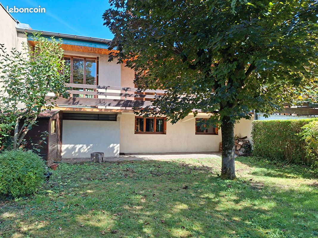 Maison 7 pièces 160 m² · à Saint-Jean-Bonnefonds · 160 m² · 230 000 €