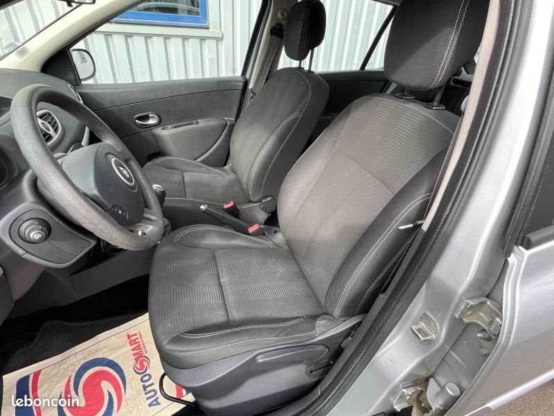 Renault CLIO III 1.5 DCI 70CH OVALIE ECO² 115G 5P (image 9)