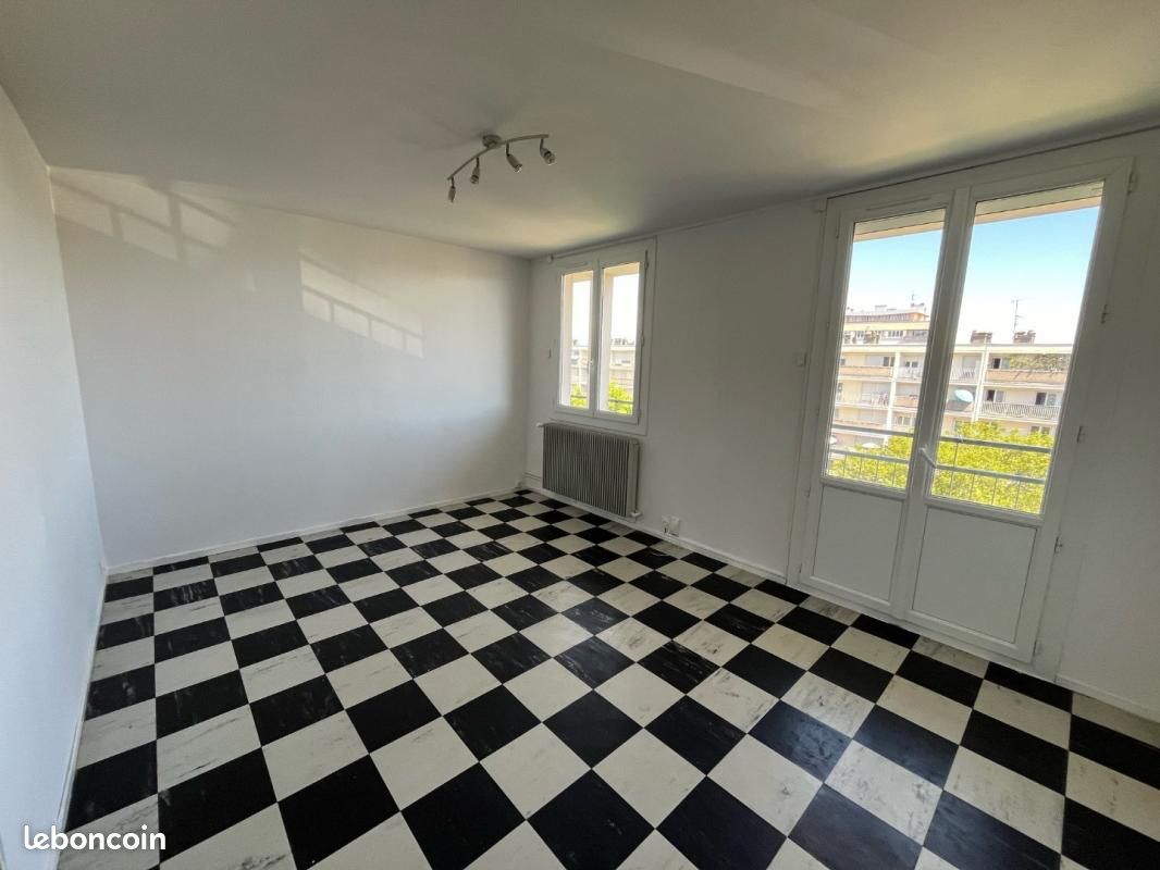 Appartement 4 pièces 70 m² · à Roanne · 70 m² · 575 €/mois