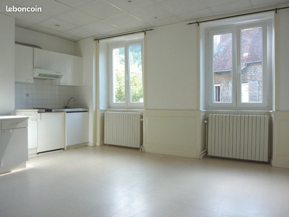 Appartement 1 pièce 26 m² · à Poligny · 26 m² · 350 €/mois