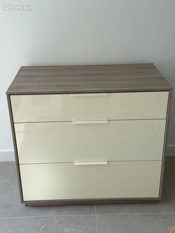 Jolie commode Ikea 3 tiroirs (image 1)