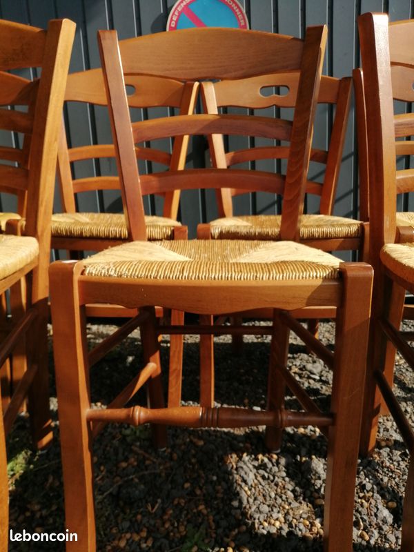 Vend lot de 7 chaises en bois (paillé) (image 1)