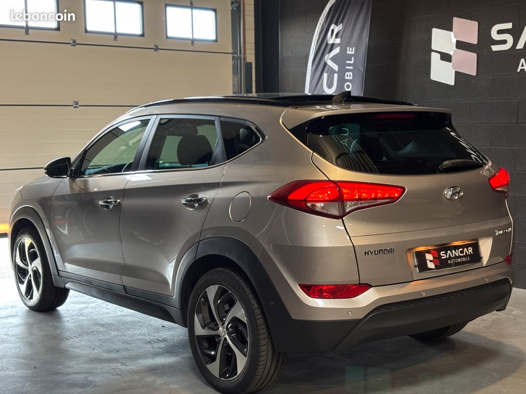 Hyundai Tucson 1.7 crdi 141 Executive / Toit ouvrant / Caméra de recul / Sièges chauffants-ventilés électriques / Volant chauffant / Hayon électrique (image 5)
