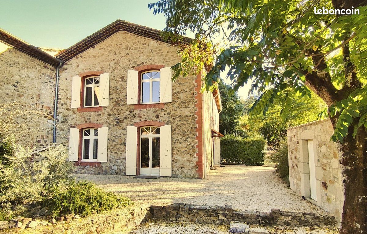Propriété 5 pièces 135 m² (image 1)