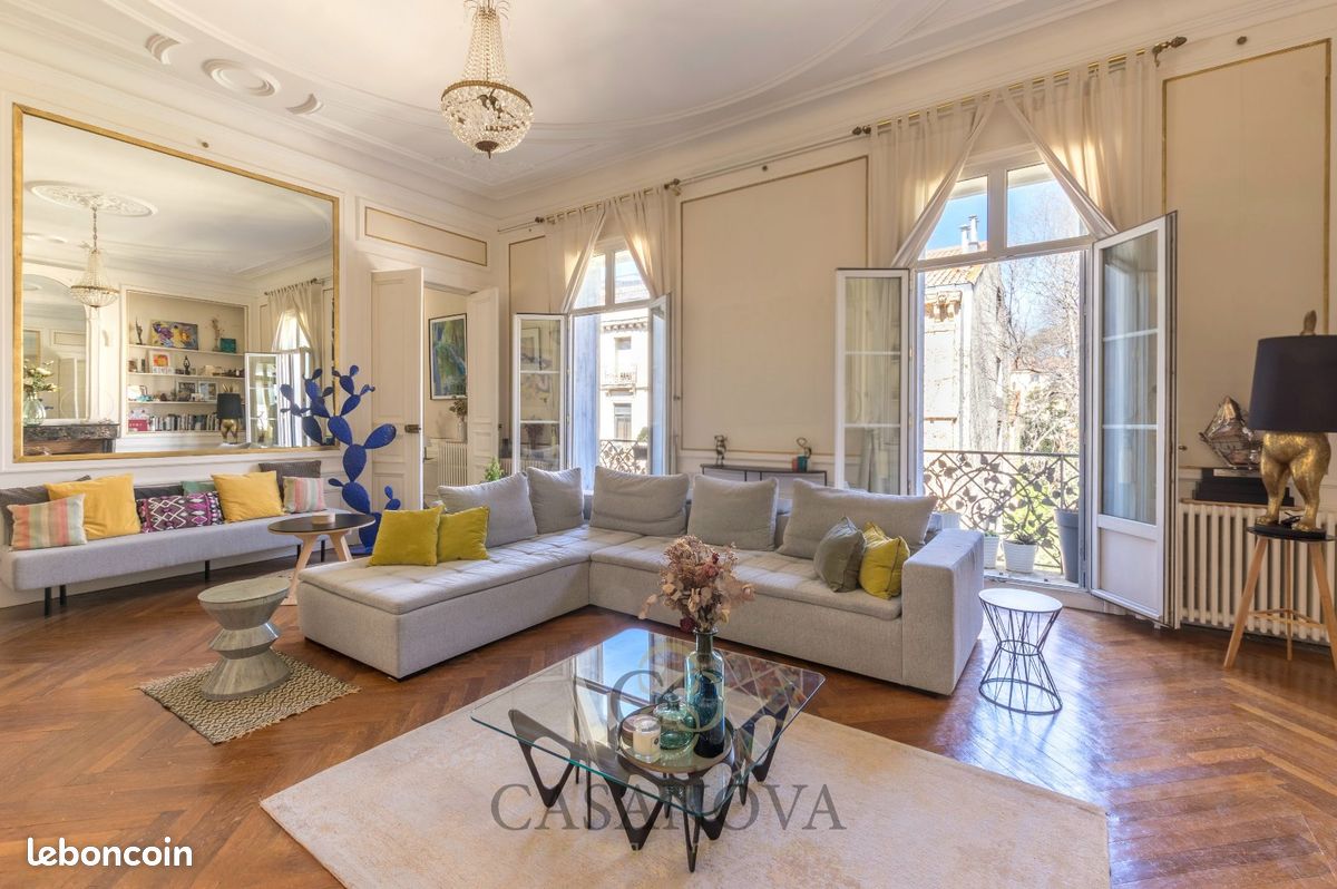 Appartement 6 pièces 181 m²