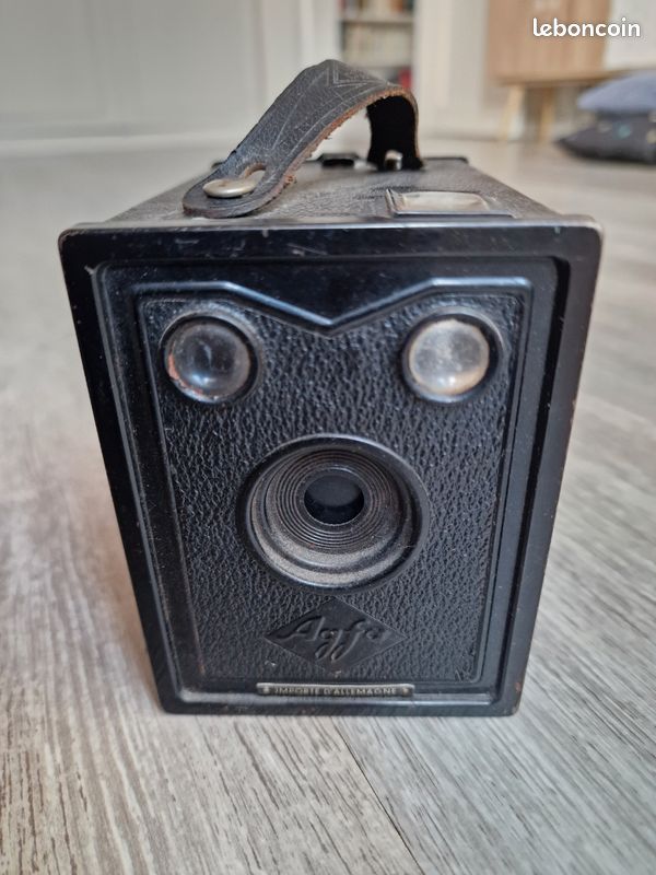 Appareil-photo AGFA vintage avec étui cuir