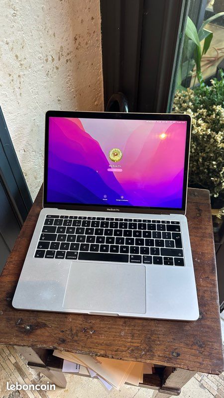 Macbook Pro 2017 13" (image 1)