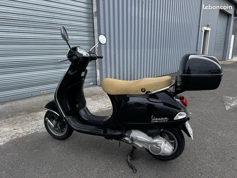Black Vespa Lx S 125 Vespa SXL 125 Price Mileage, Images, Colours