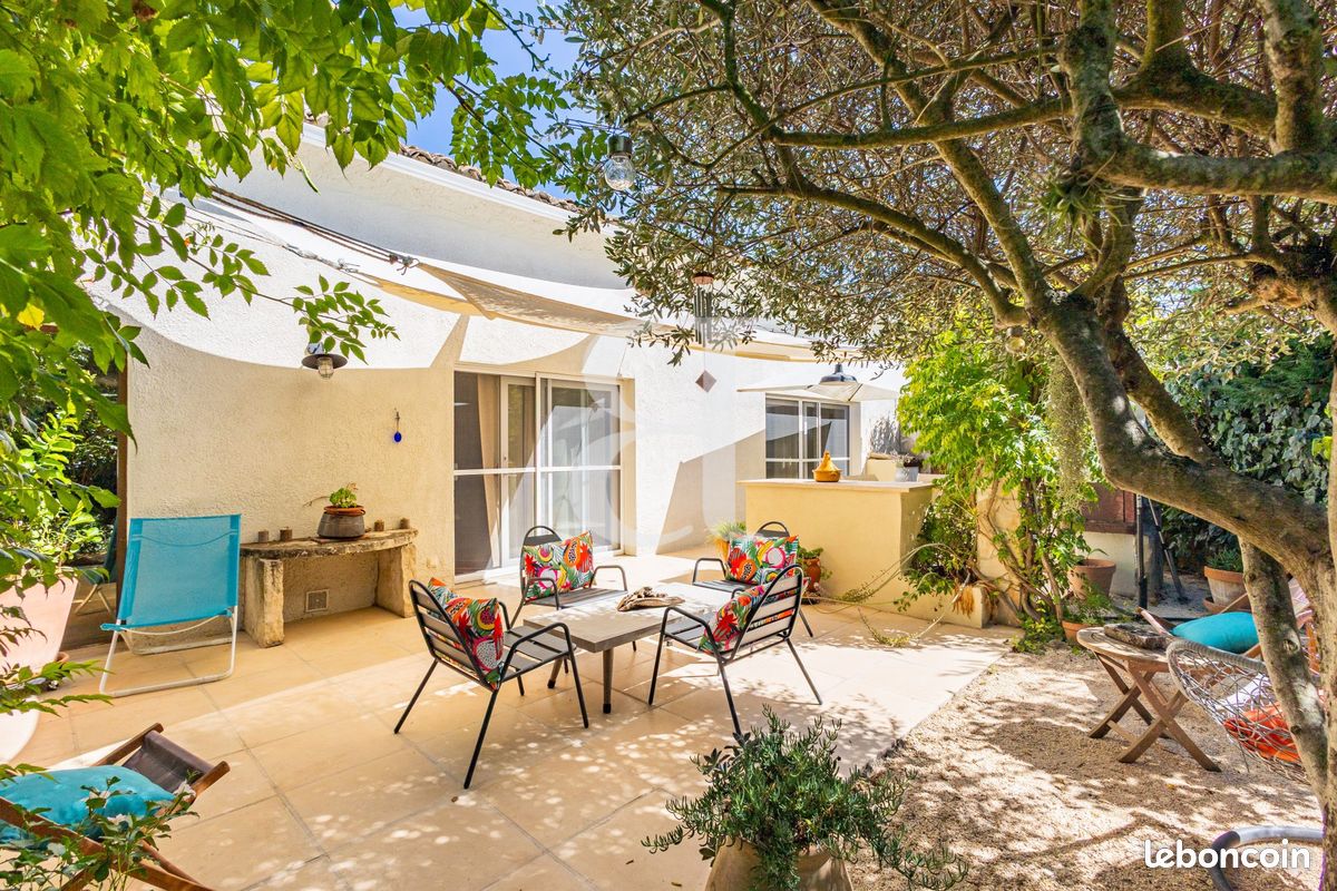 Maison 6 pièces 235 m² · à Saint-Étienne-du-Grès · 235 m² · 599 000 €