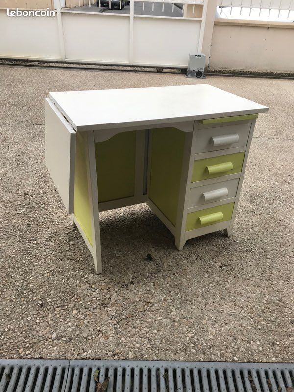 Bureau (image 2)