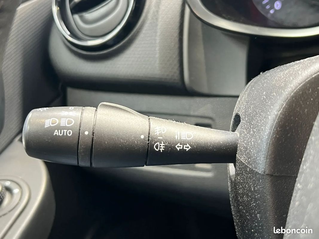 RENAULT Clio 1.5 D 75ch Business - 2016 - GPS - Bluetooth - Régulateur - Distribution neuve (image 18)