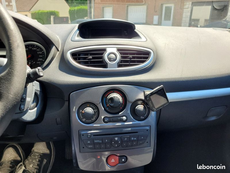 Renault CLIO III 1.5 DCI 75CH ALIZE ECO² 5P (image 11)