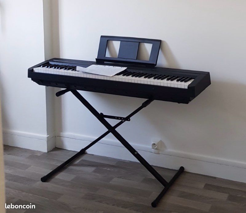 Piano Yamaha P-45B (image 1)
