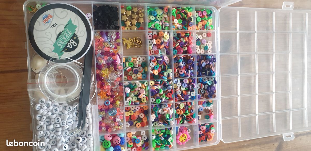 Lot perles et élastiques (image 2)