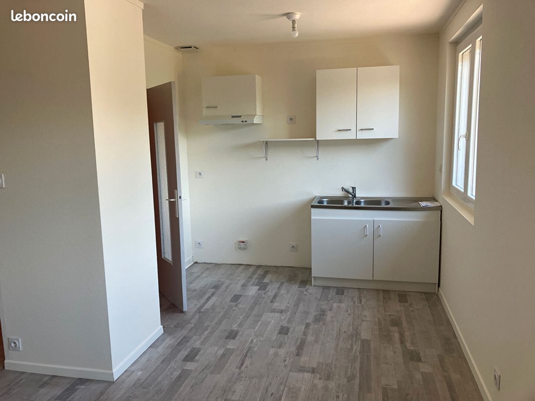 Appartement 2 pièces 44 m² · à Roanne · 44 m² · 390 €