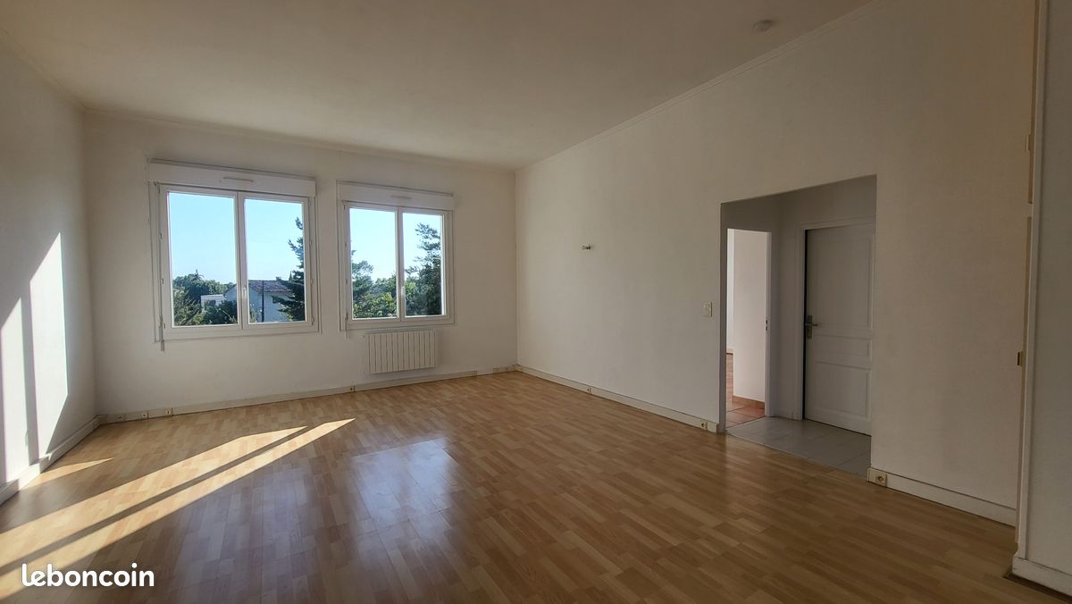 Appartement 3 pièces 90 m² · à L'Isle-sur-la-Sorgue · 90 m² · 248 000 €
