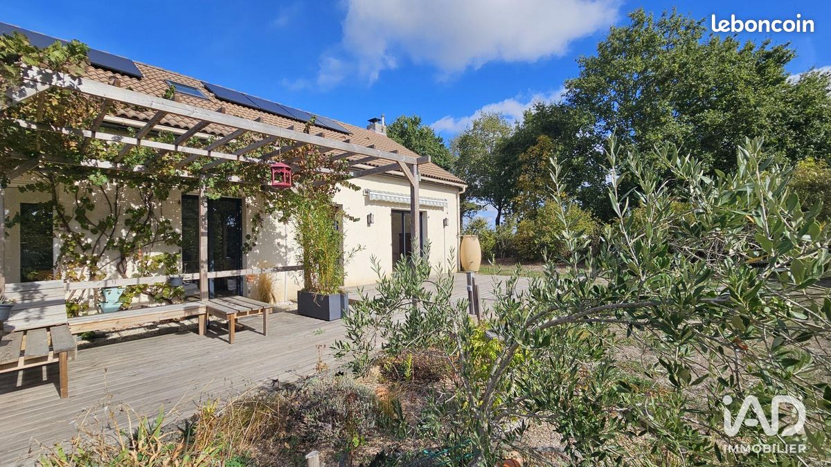 Maison 6 pièces 169 m² · à Saint-Colomban · 169 m² · 300 000 €
