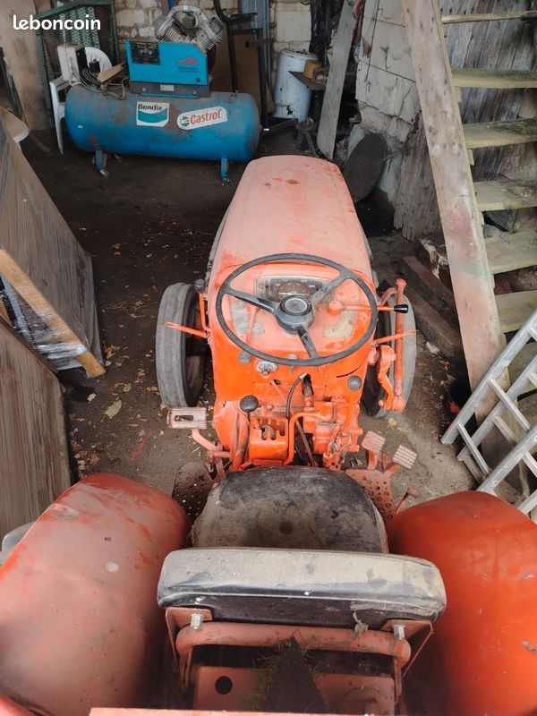 Tracteur Renault R60 vigneron - Tracteurs