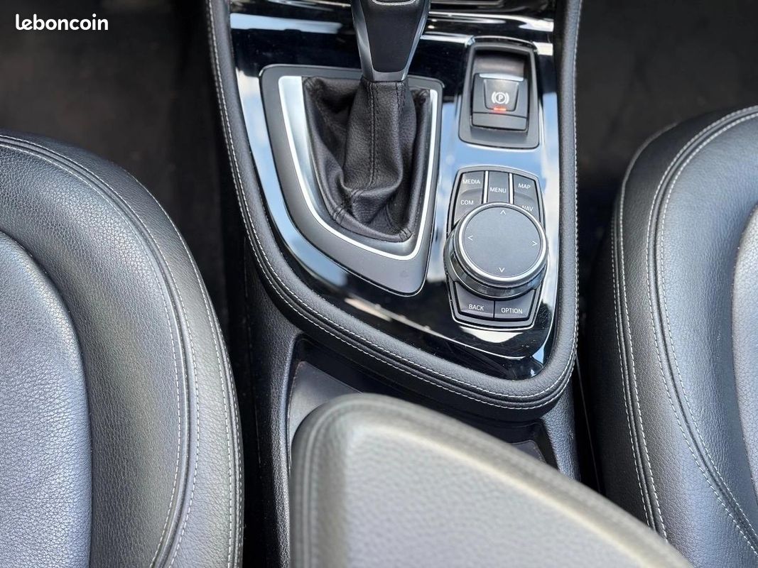 Bmw Serie 2 ACTIVE-TOURER 225xe HYBRID XDRIVE DKG - TOIT OUVRANT PANORAMIQUE - SUIVI BMW (image 23)