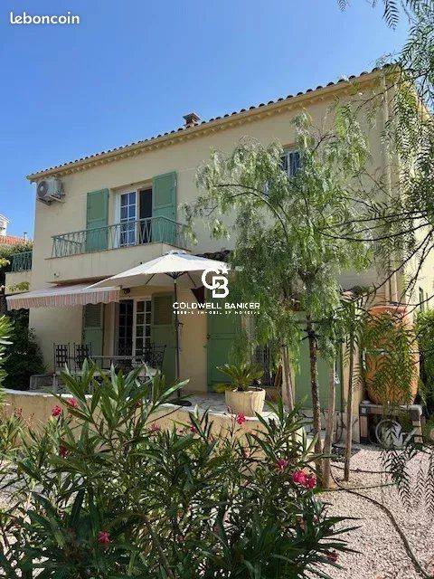 Maison 5 pièces 155 m² · à Fréjus · 155 m² · 698 000 €