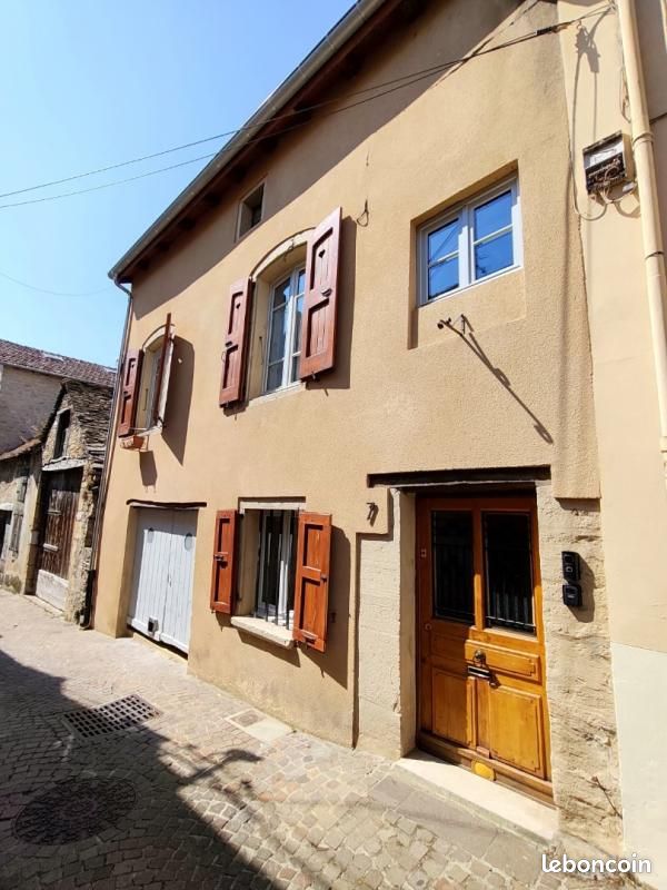 Maison 3 pièces 78 m² · à Crémieu · 78 m² · 1 190 €